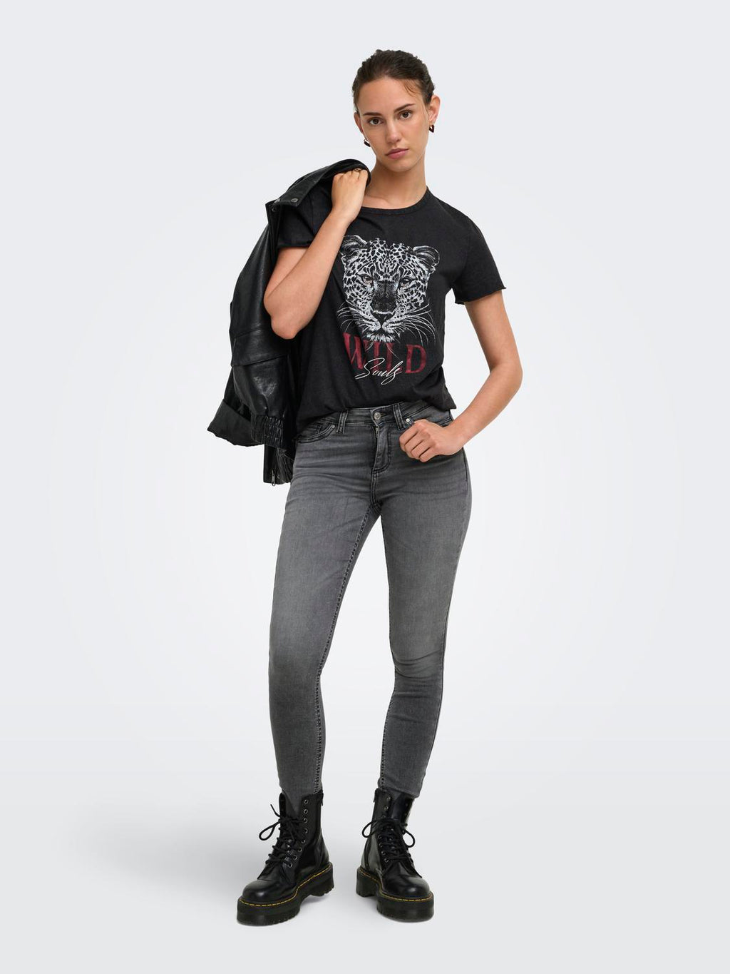 Top Regular Lucy - Black (Wild Soul Leo)